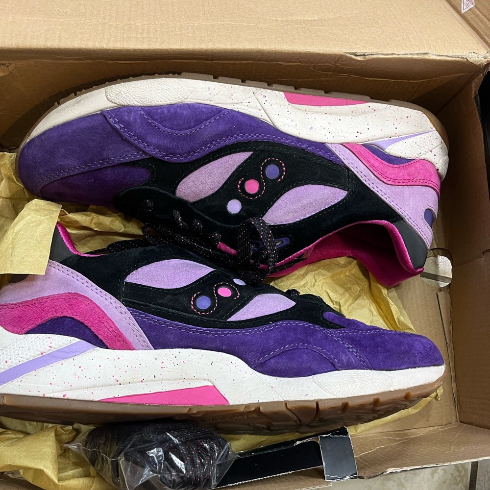 Saucony Purple and Pink Sneakers